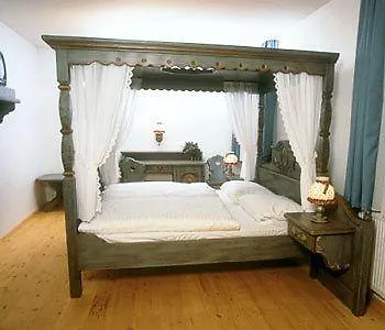 Burg 3*